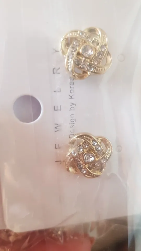 Light Luxury Zircon Stud Earrings photo review