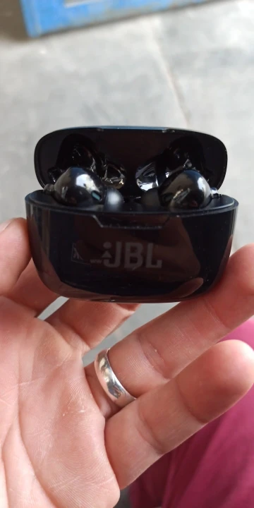 WWJBL Y113: Your Ultimate Bluetooth Earphones photo review