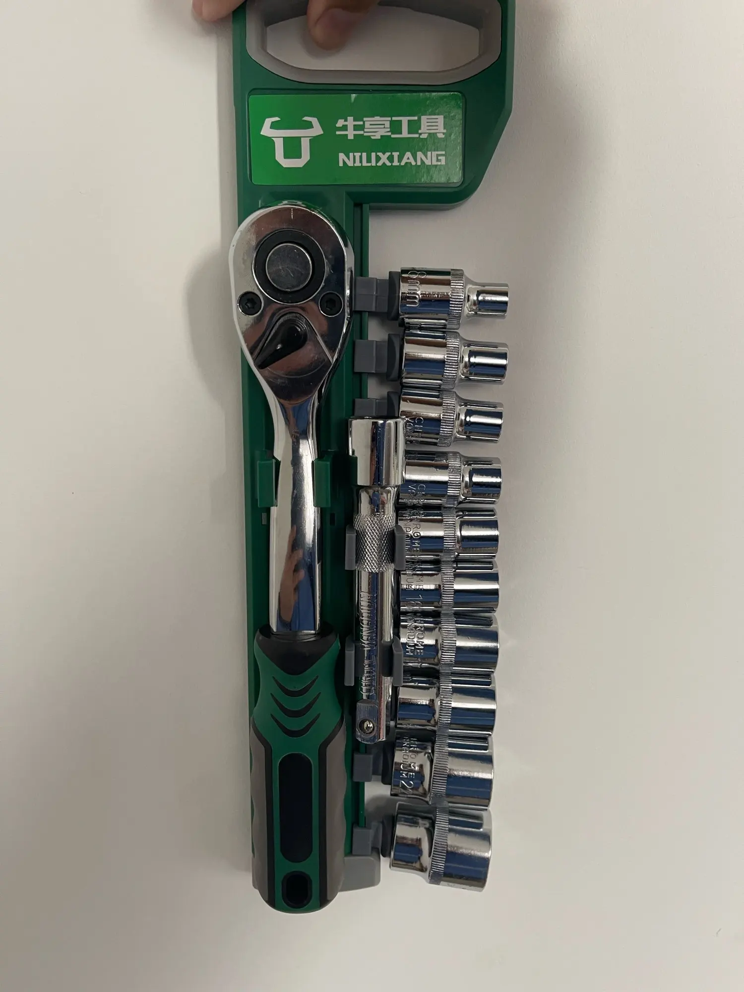 Conjunto de Chaves de Catraca 12 Peças com Alça Reversível - 1/4", 3/8" e 1/2"