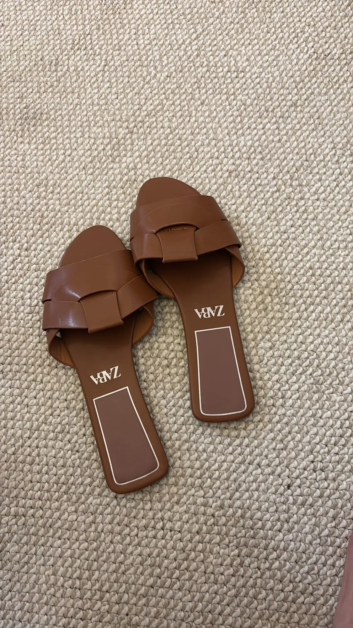 Pantoufles Plates Tissées Femme | Style Été 2025 | Chaussures Bout Ouvert Confortables & Décontractées photo review