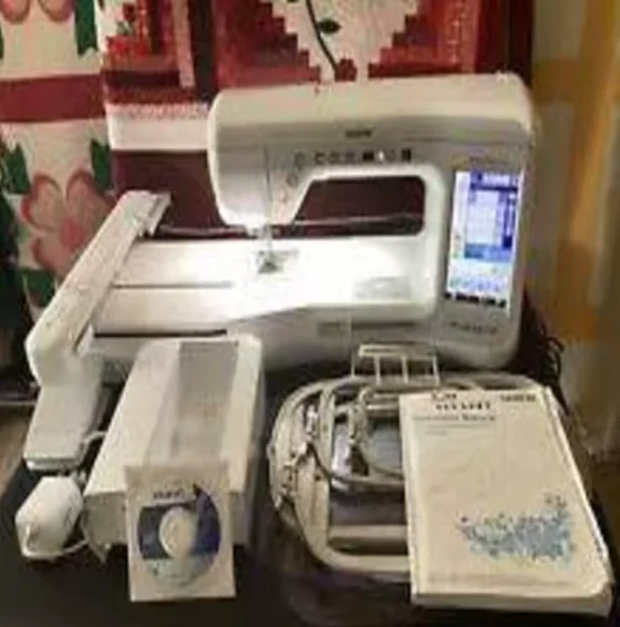 NOW_____!!!!DreamMakers XE Innov-Is VE2200 Embroidery Machine In Stock