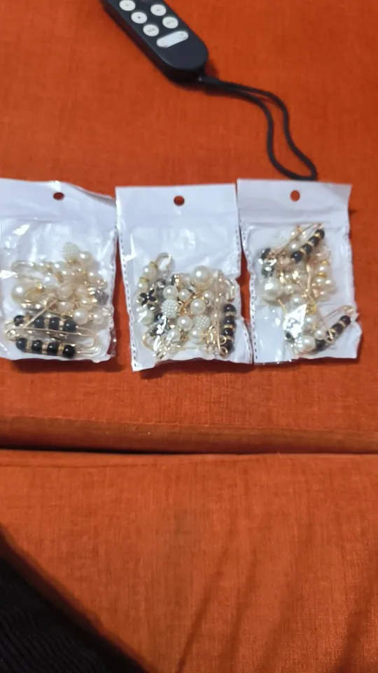 AINAMEISI 12pcs Fashion Pearl Brooch Waist Cinching Adjustable Skirt Anti-slip Metal Pin Fixed Clothes DIY Accessories photo review