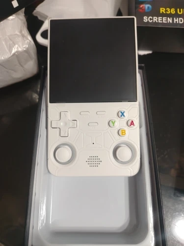 R36 ULTRA photo review