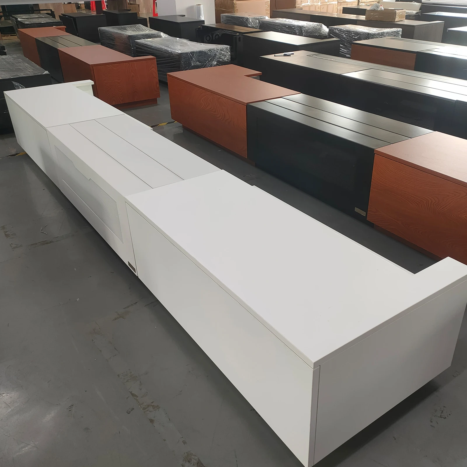 Diseño de Centro de Entretenimiento: Convierte tu Sala en un Cine en Casa -, image size:1600x1600