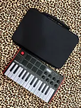 AKAI MPK mini play MK3 ケース付 Amazon.com: Akai Professional MPK Mini Play MK3 - MIDI