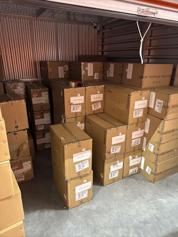 

В наличии, новый Antminer S21 Hyd 335T 5360W BTC Miner Bitmain