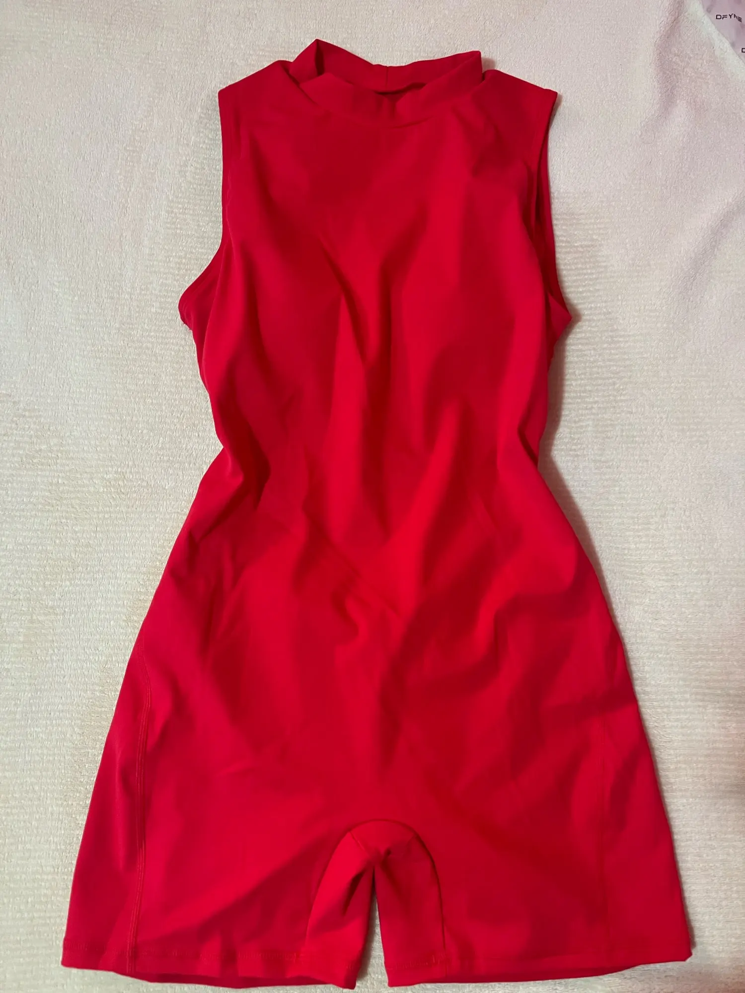 Sleeveless Hollow-Back Yoga Jumpsuit with Removable Pads photo review