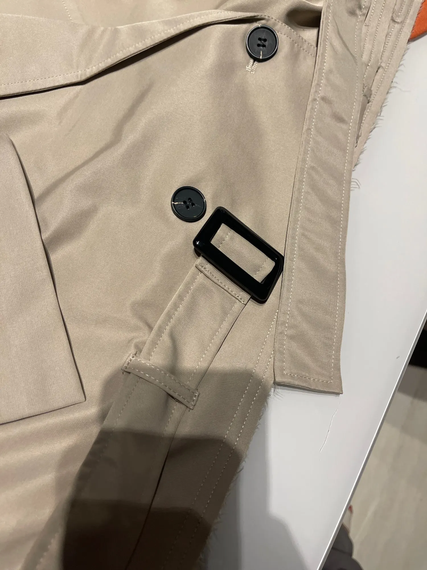 ★ Beige Cropped Trench Jacket