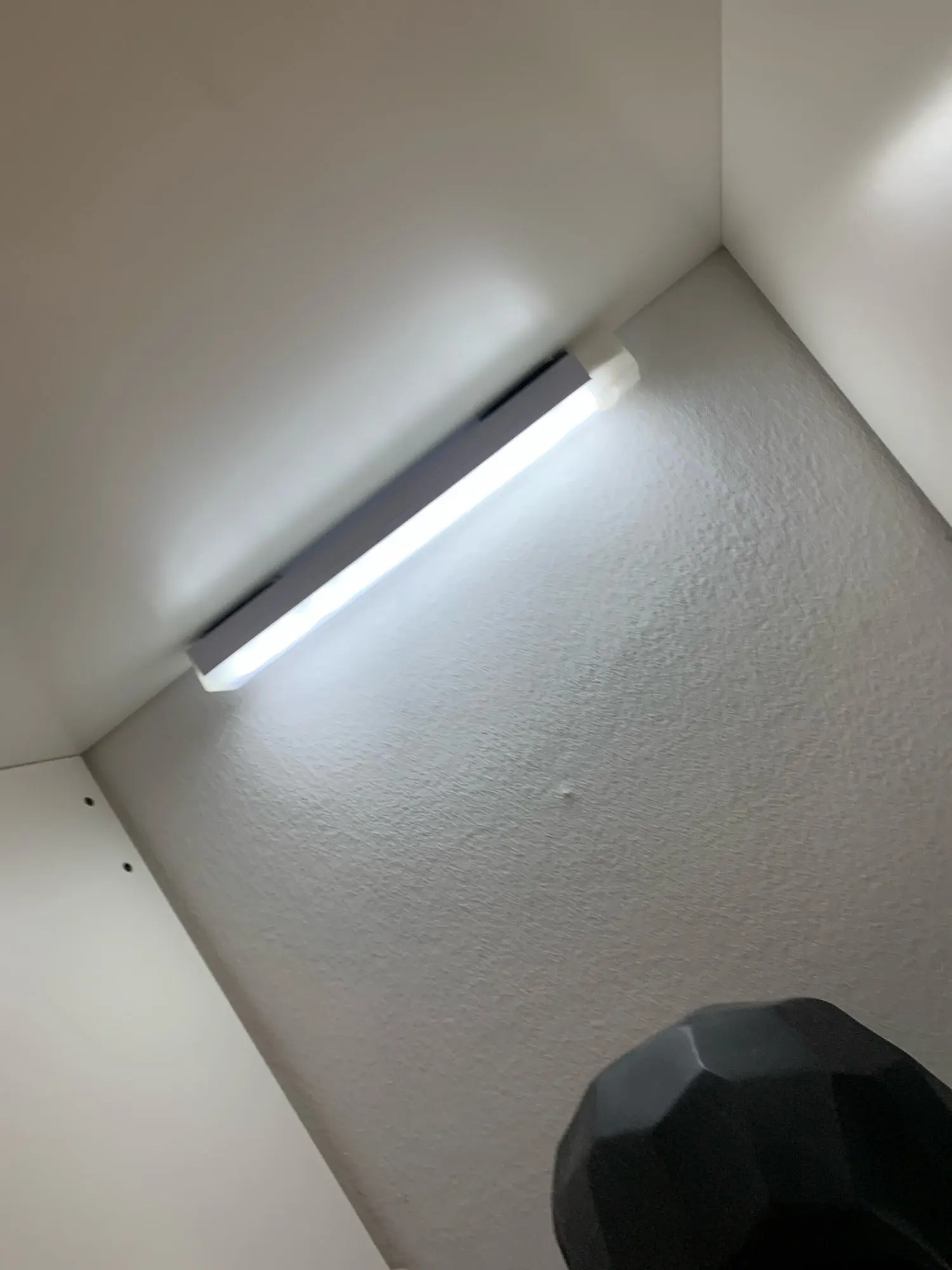 Luz LED nocturna con Sensor de movimiento para decoración del hogar, luz de carga inalámbrica para armario, pasillo, cocina, armario, escaleras, 1 unidad photo review