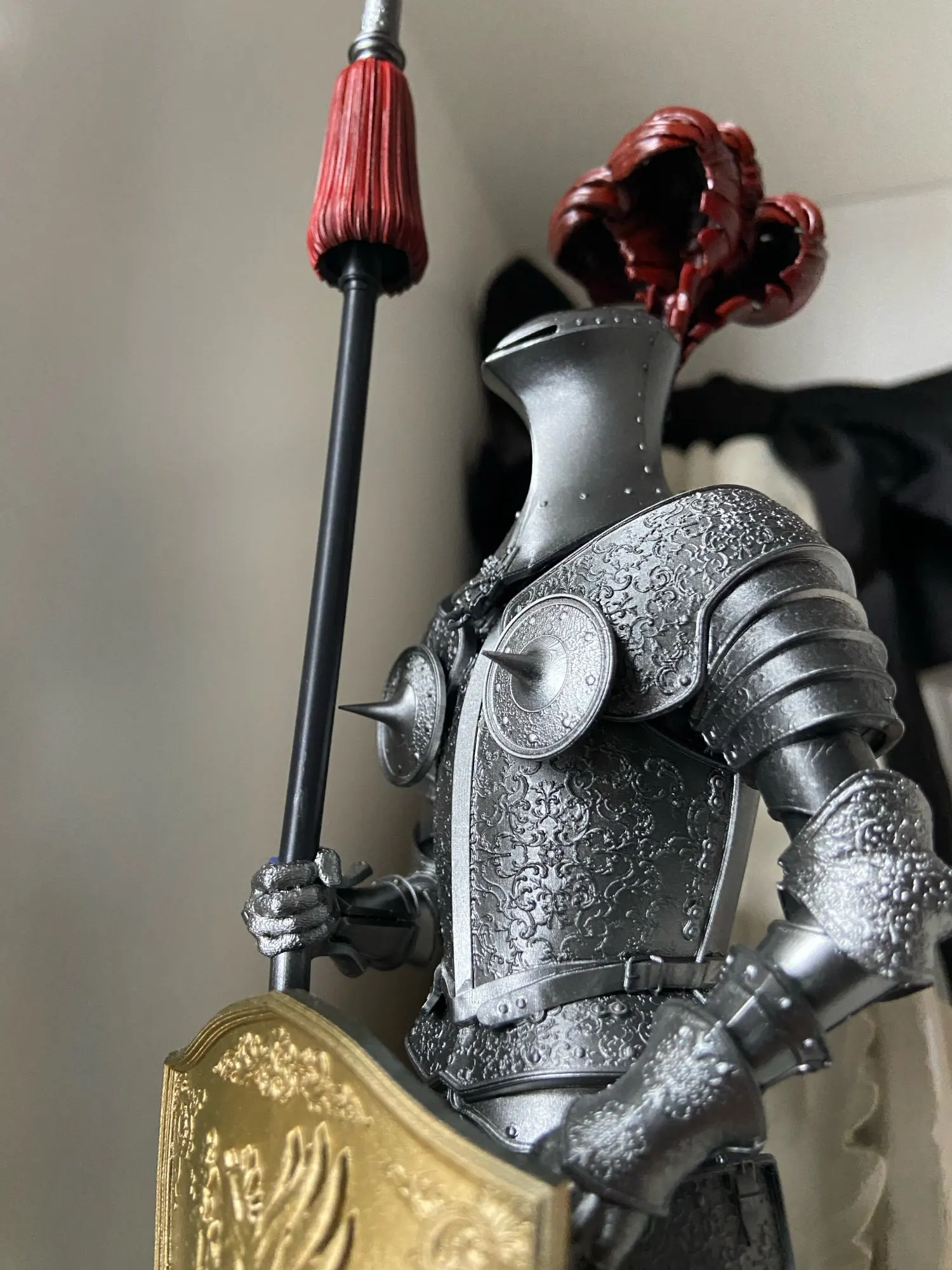 Miniature Resin European Knight with Spear – Desktop Decoration