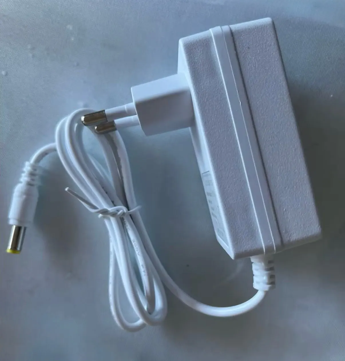 5.5mm x 2.1mm Universal Switch Power Supply LED Driver 100-240V AC to 12V 24V Converter Power Adapter 2A 3A Charger photo review