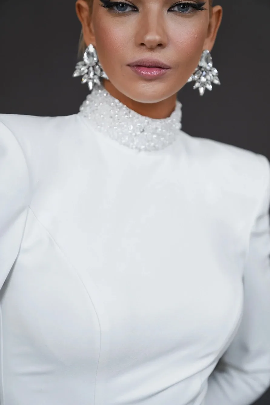 2025 Wedding Dress Mermaid Satin High Neck Sequin Long Sleeves Modest Backless Chic Bride Dress Women Customized Wedding Gown 3