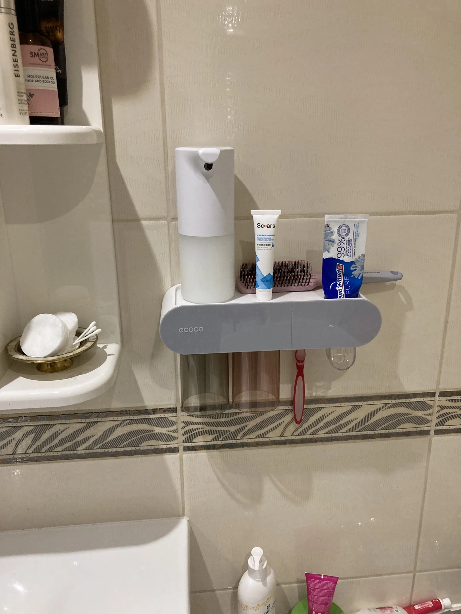 TravelTopp™ Magic Bathroom Shelf