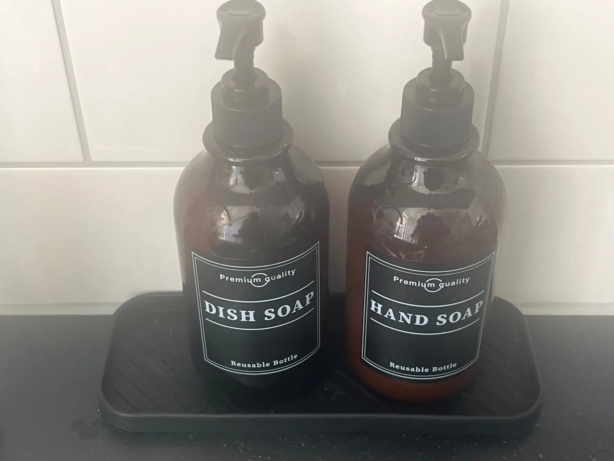 500ml Brown Soap Bottle Set with Black Label Sticker Shower Gel Household Shampoo Dispenser photo review