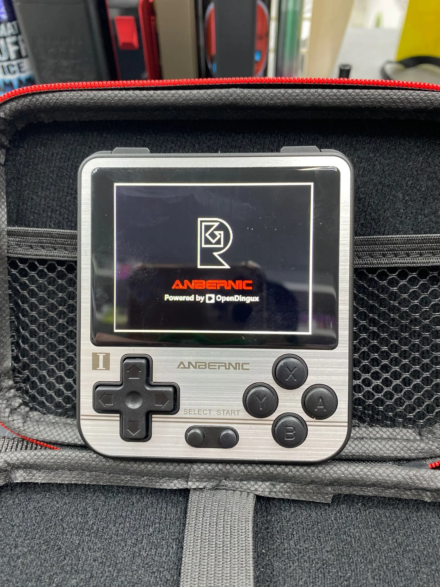 Console Portable Rétro ANBERNIC RG280V - 5000 Jeux 16G/64G - Écran IPS 2.8" - Cadeau pour Enfants et Adultes photo review