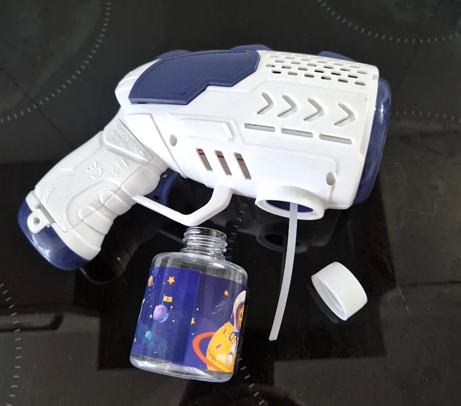 Fully Automatic Bubble Gun Rocket Bubbles Machine Automatic Blower with Bubble Liquid Toy for Kids Beach Outdoor Bubble Gifts photo review