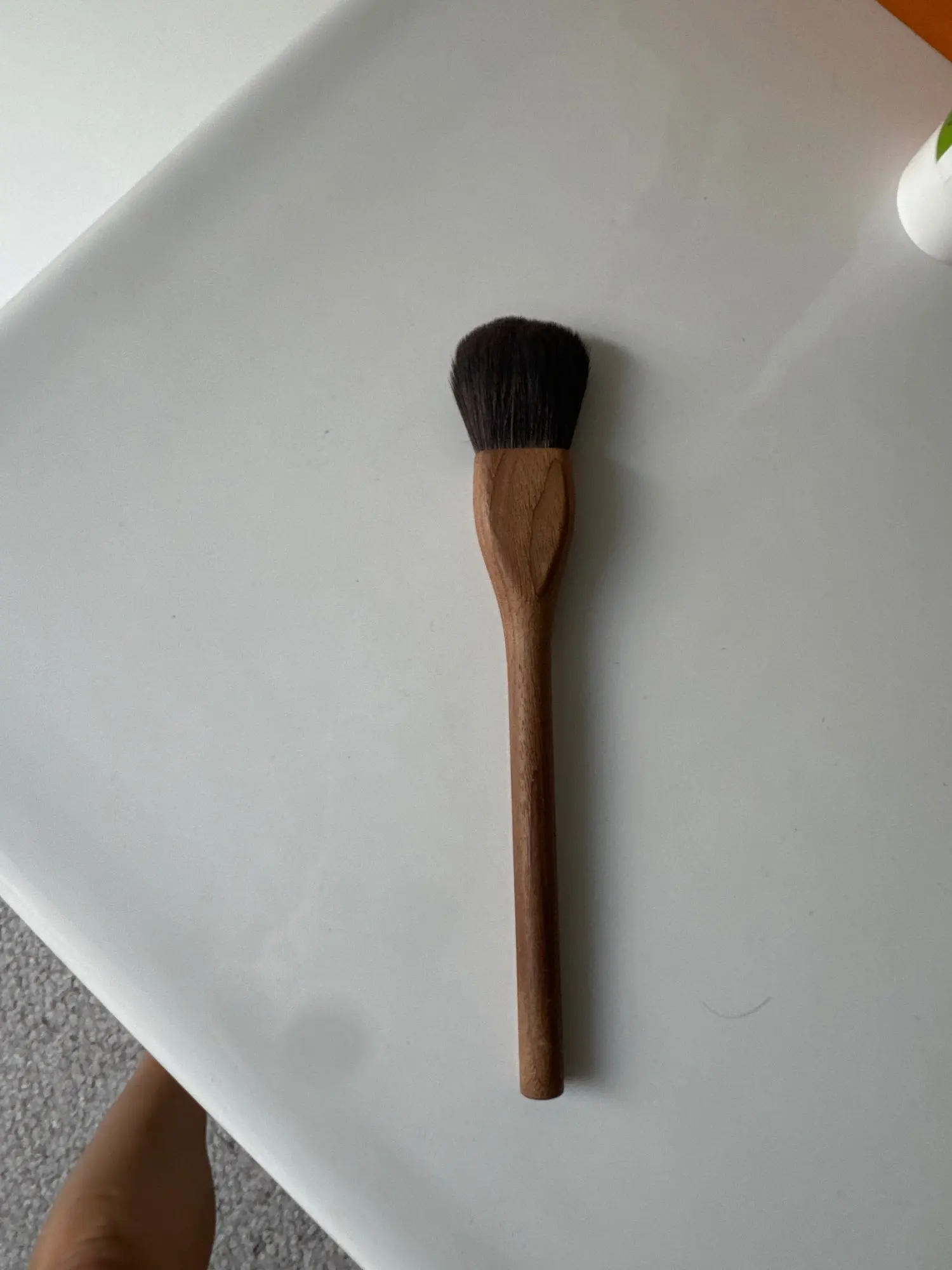 New 1Pcs European Vintage Wood Handle Makeup Brush High Quality Walnut Loose Powder Blush photo review
