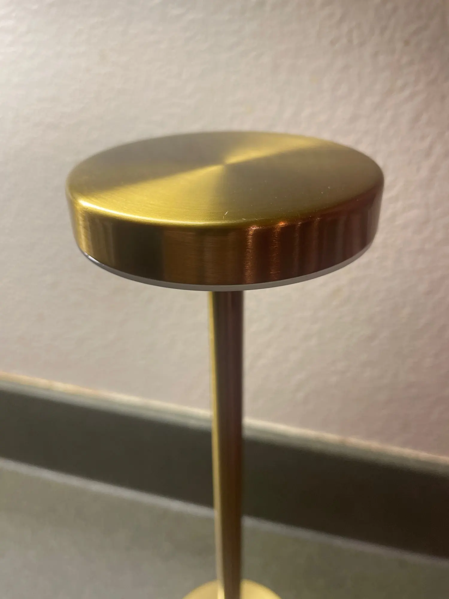 Lampe de Table LED classique avec capteur tactile en métal, Rechargeable, 3 couleurs, lumière ambiante créative, décoration de salle, veilleuse photo review