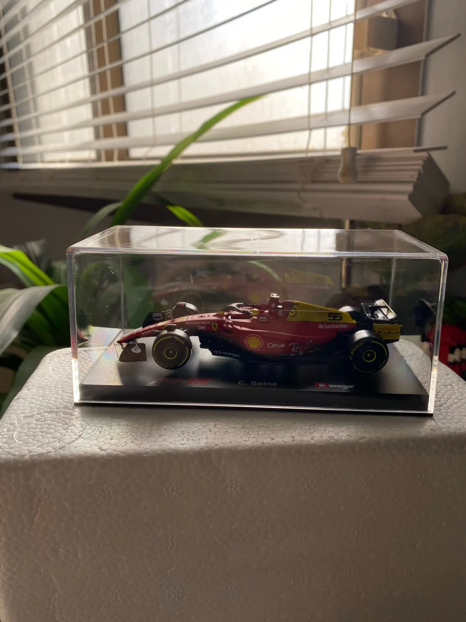 Bburago F1 2022 Car Model with Showcase, 75th Ferrari F175 Scale 1:43 Mercedes Red Bull Racing Replica Formula 1 Toy Miniature photo review