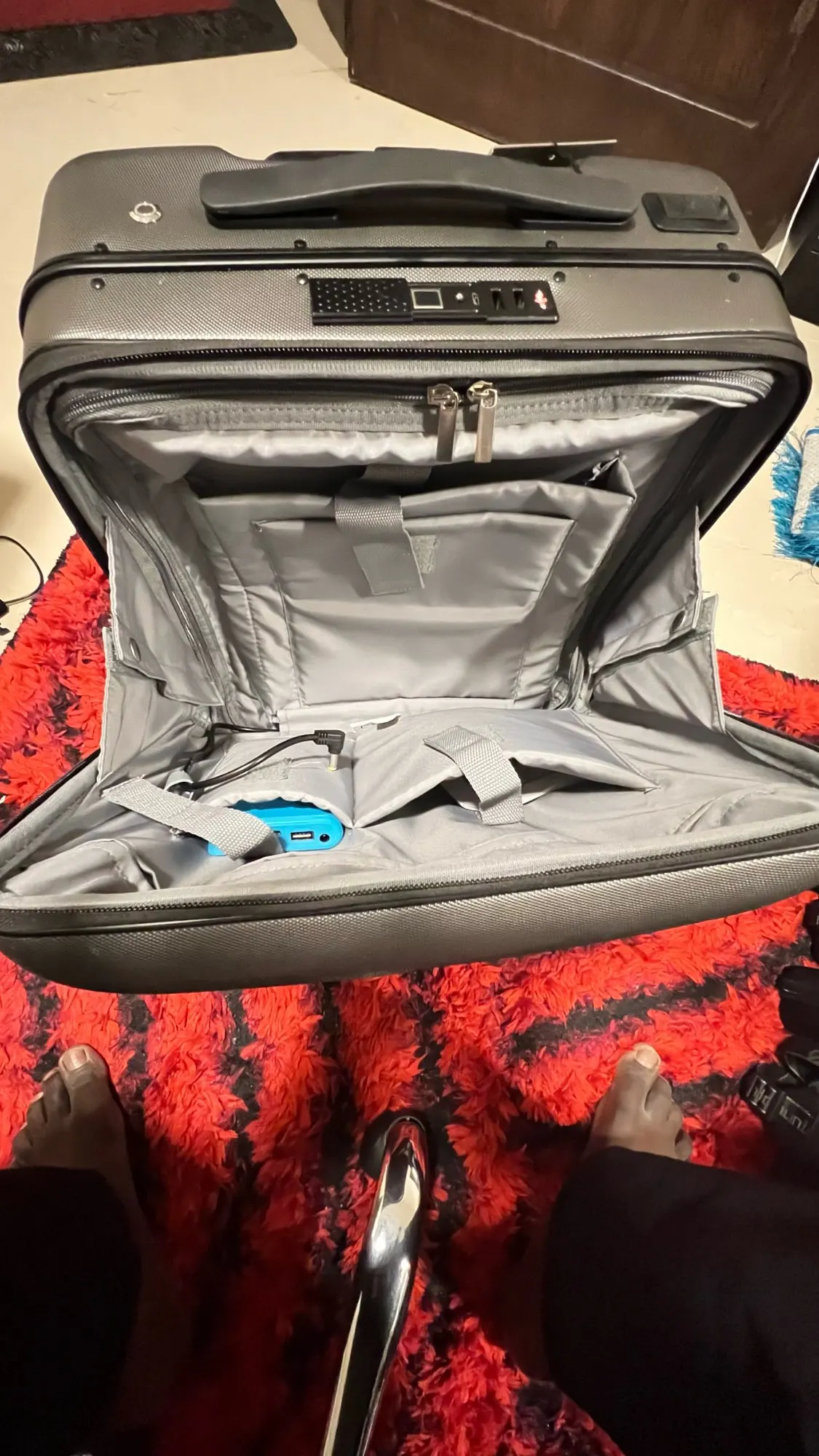 20" Inch Smart Travel Luggage Using App Remote Control Suitcase Master