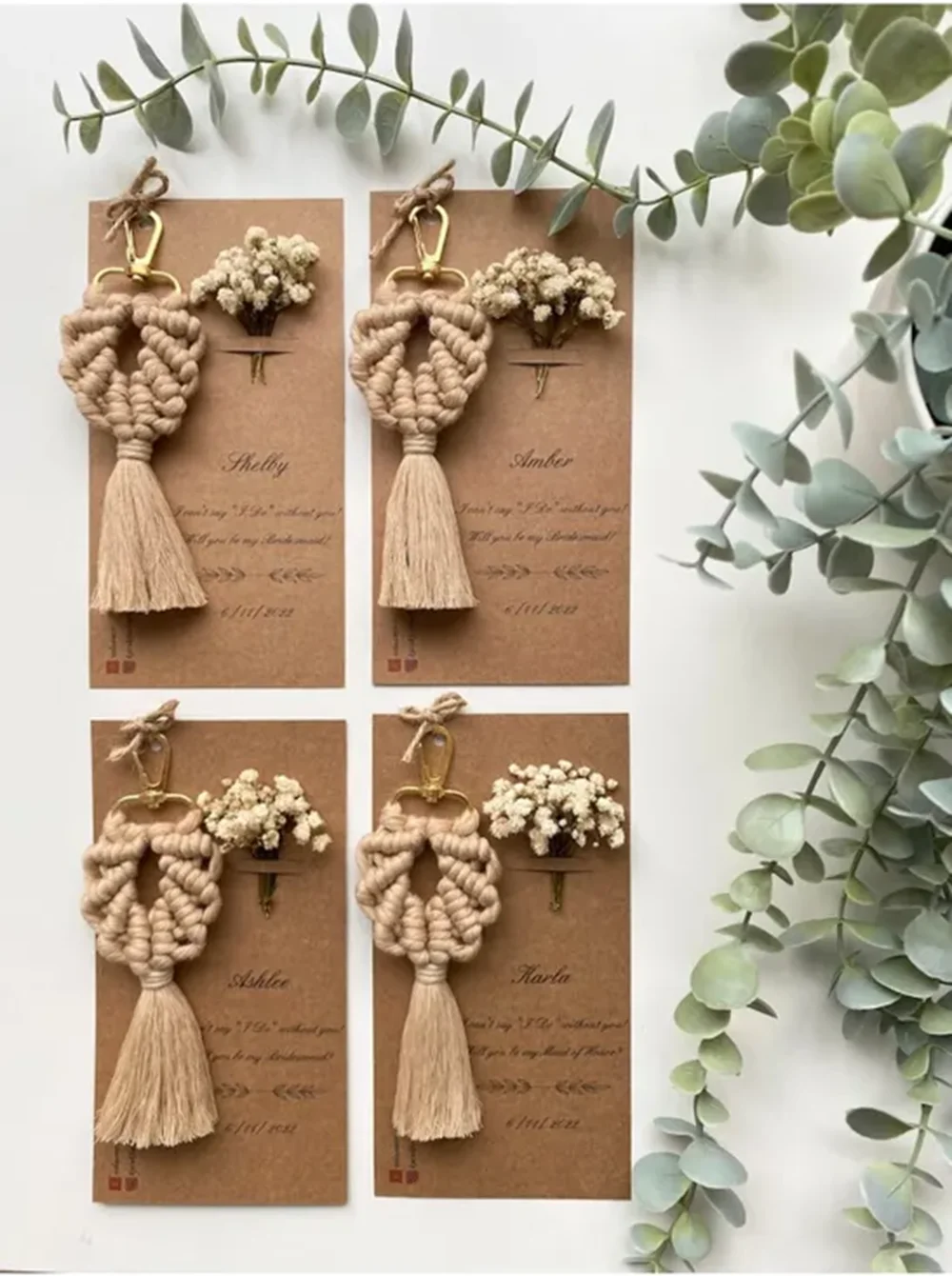

Custom 50 Pcs Macrame Flower Name Card Keychain, Handmade Gift, Wedding Gift, Baby Shower Gift,Bridesmaid Gift, Engagement