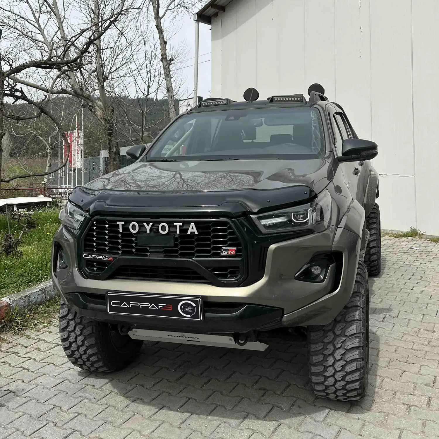

Для TOYOTA Hilux от 2020 до 2025, передний защитный спойлер для капота, передний зеркальный защитный экран-глянцевый черный автостайлинг