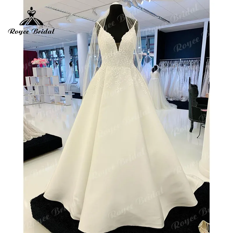 Civil Bridal Dress Satin Backless Spaghetti Straps Wedding Gowns 2023 V Neck Vintage Lace