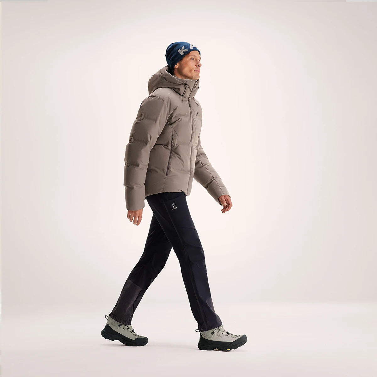 Ice Grip Hiking Shoes 5