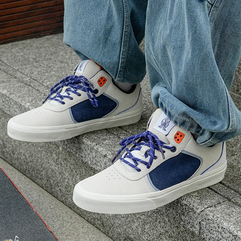 Suede skateboarding shoe shock Professional sneaker Casual Street shoe Joiints