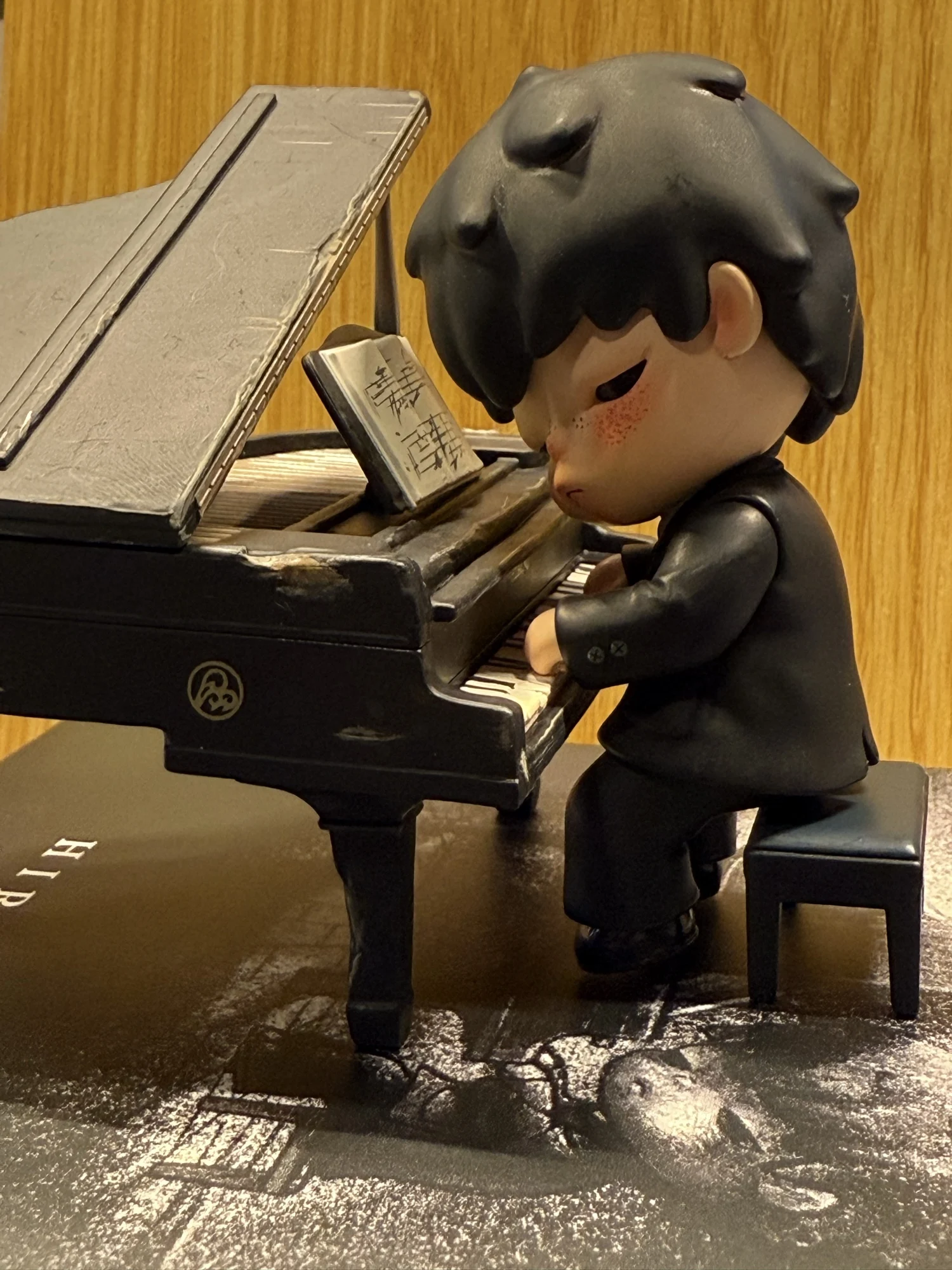 Popmart✖️Hirono The pianist Hirono The Pianist Figure - POP MART (United States)