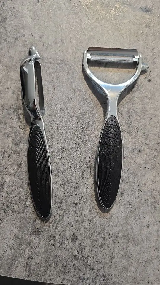 1/2 PCS Stainless Steel Multifunctional Vegetable Peeler and Shredder Shredder Potato Carrot Grater photo review