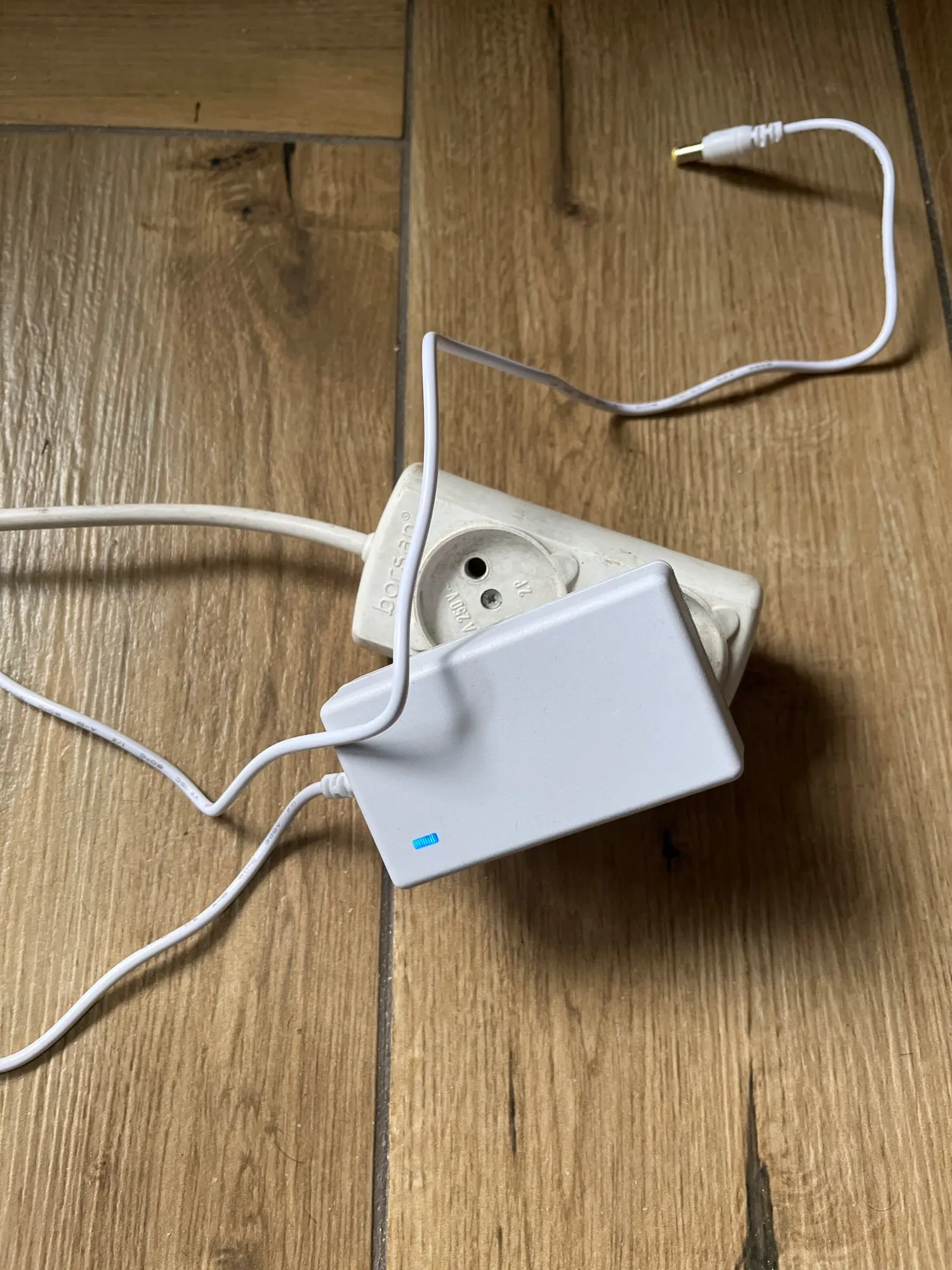 5.5mm x 2.1mm Universal Switch Power Supply LED Driver 100-240V AC to 12V 24V Converter Power Adapter 2A 3A Charger photo review