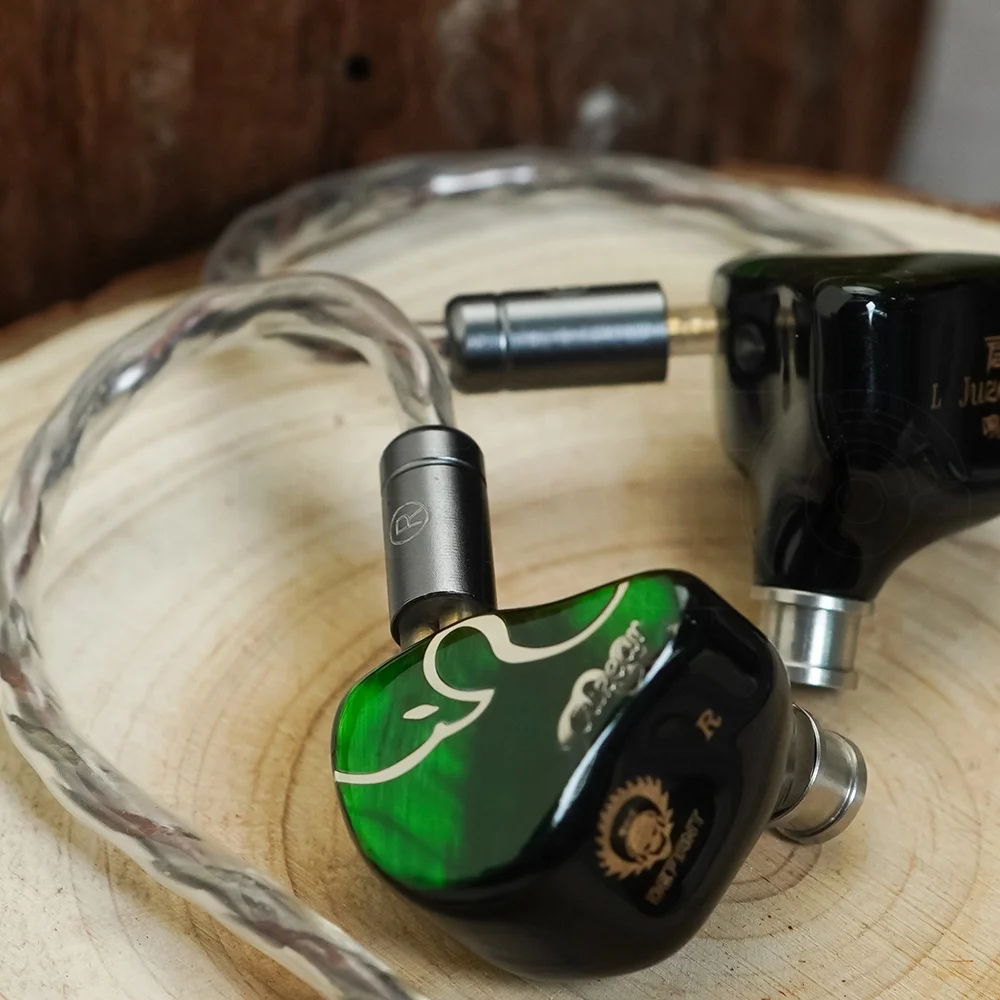 JUZEAR x Z レビュー Defiant 1DD+3BA ハイブリッド インイヤー