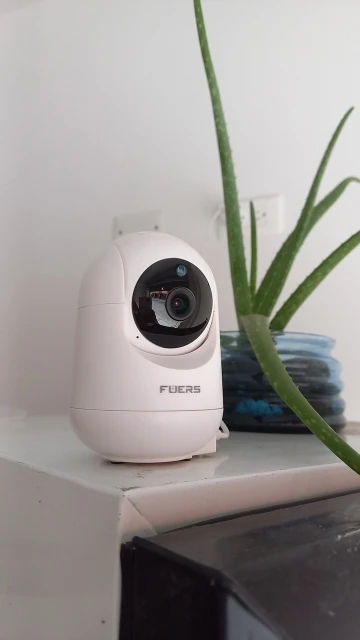 Tuya WiFi Baby Camera 3MP with Automatic Tracking by FUERS photo review