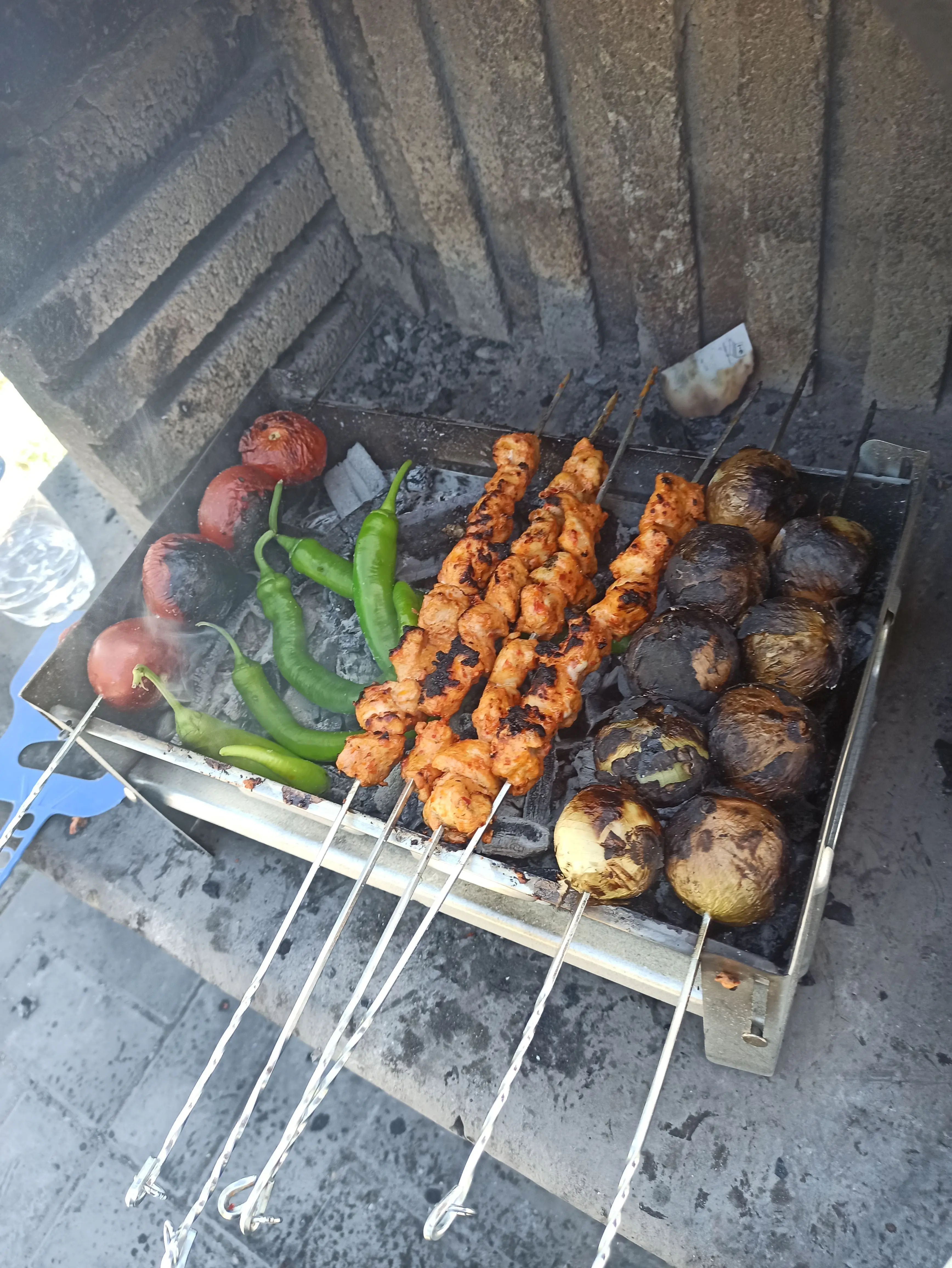 

Galvanized Folding Barbecue (IT HAS A SPECIAL BOX