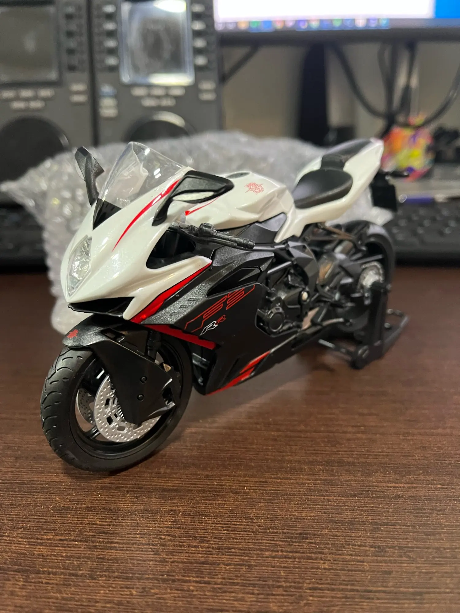 WELLY 1/12 MV Agusta F3 RR Motorcycle Model Toy Vehicle Collection Autobike Shork-Absorber Off Road Autocycle Toys Car photo review