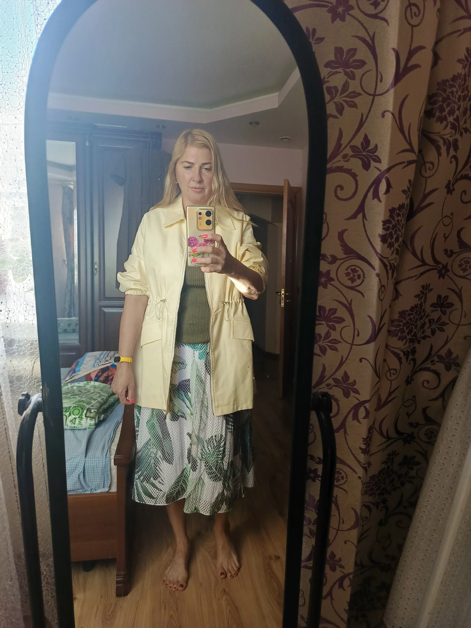 Women's Light Yellow Adjustable Waist Zip Jacket photo review