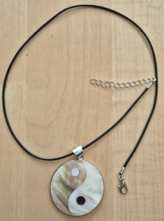 Yin Yang Natural Shell Pendant Necklace photo review