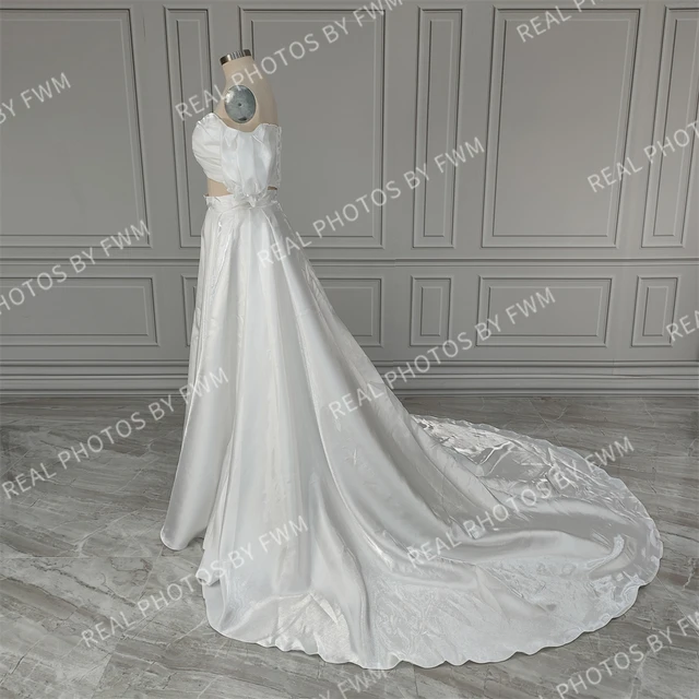 15620 Traje de dos piezas personalizado, mangas abullonadas