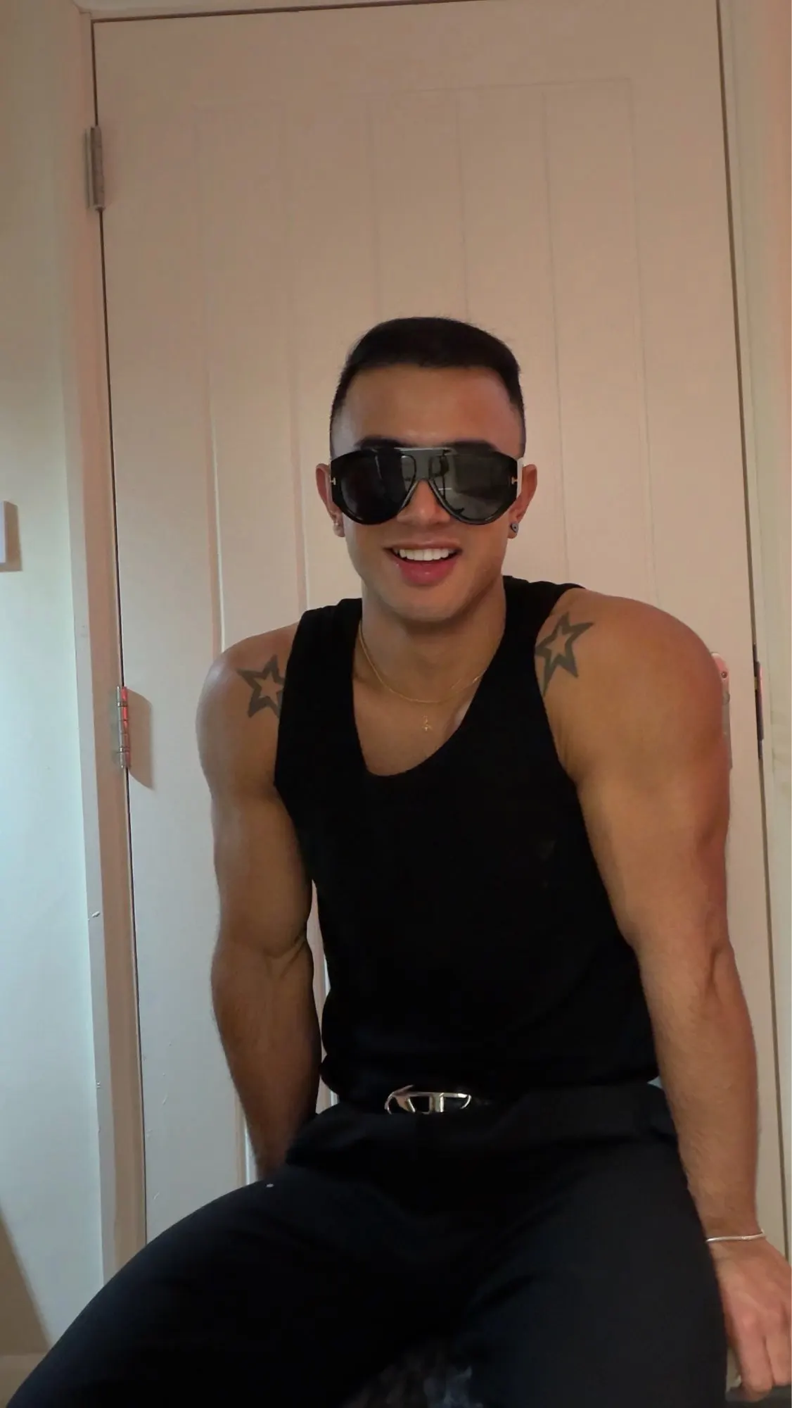 New Trendy Oversized Large Frame Y2K Cat Eye Sunglasses for Women Vintage Retro Oval Gradient Sunglasses UV400 Decoration Shades photo review