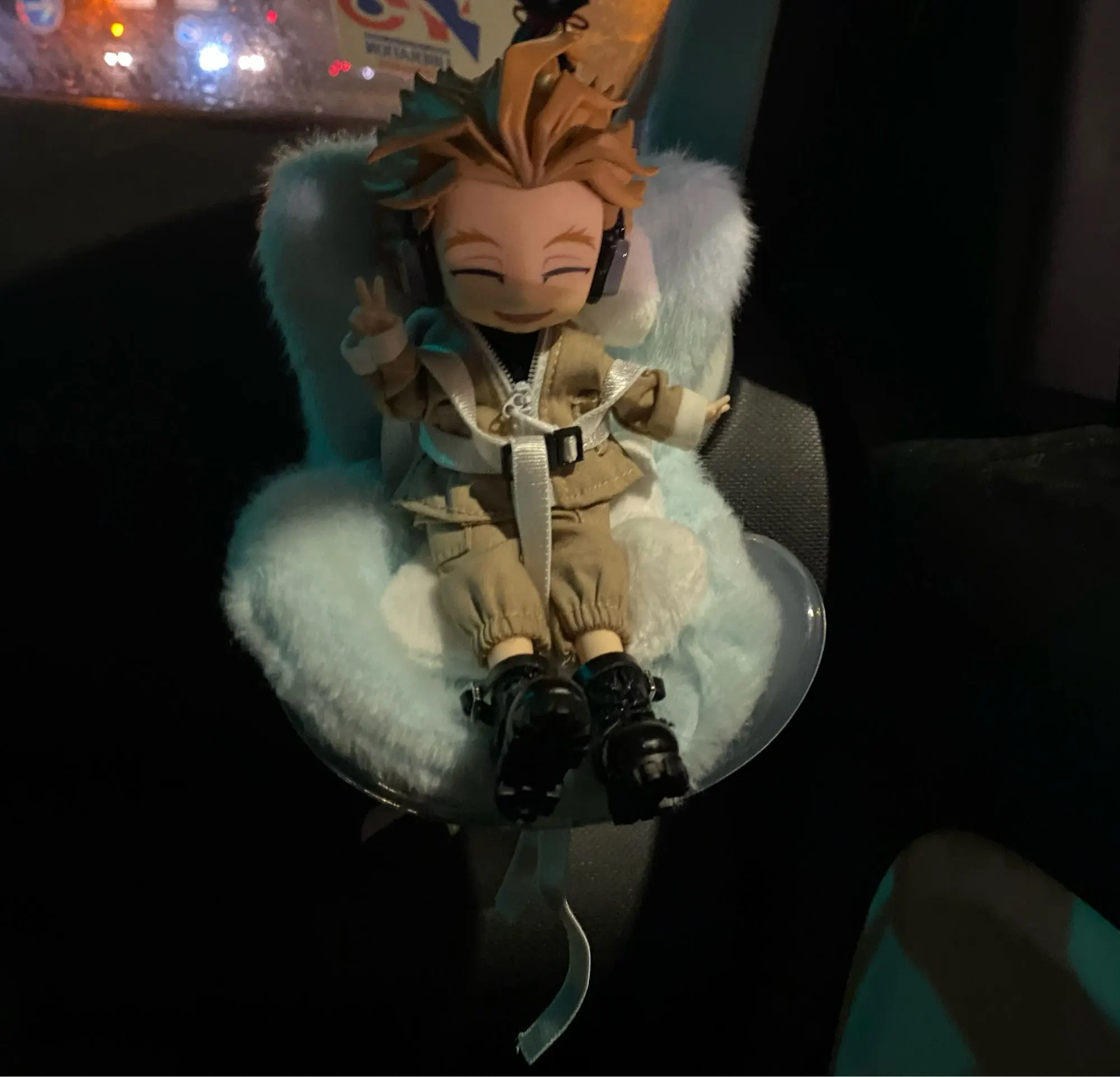 Labubu Doll Accessories: 15/17CM Car Safety Seat Air Vent Aromatherapy Decor photo review