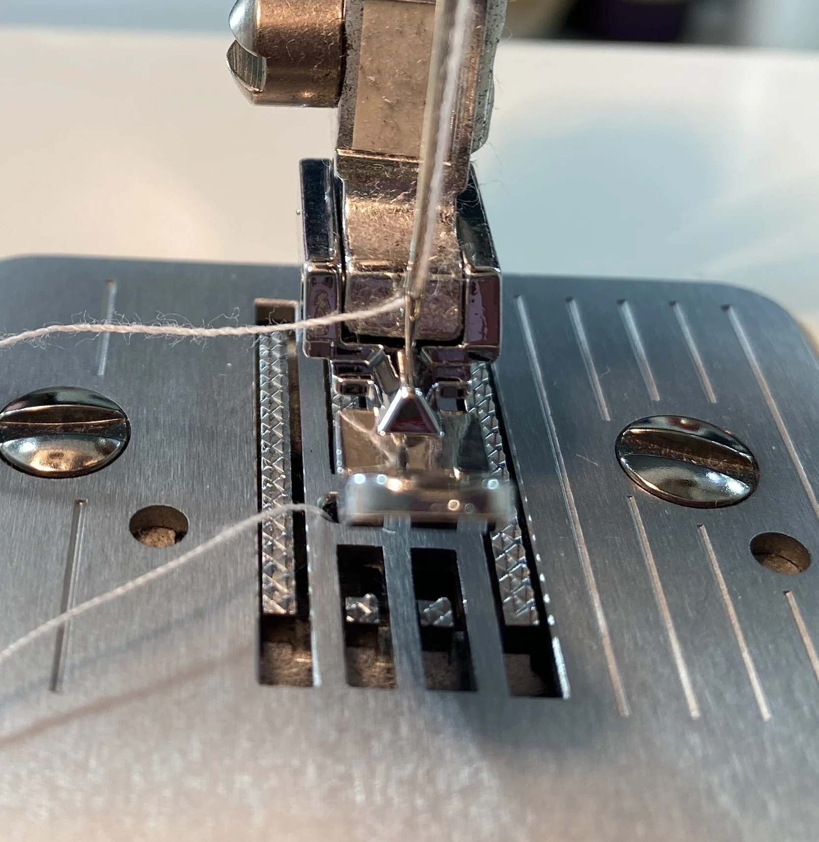 Однорожковая лапка для швейной