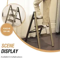Échelle pliante légère en aluminium, échelle à structure triangulaire stable avec capacité de charge de 150 kg, design avec pédales antidérapantes et pieds en caoutchouc, échelle domestique en profilé d'aluminium épaissi, pliable ultra-mince pour gagner de la place, facile à ranger derrière la porte, le canapé ou le placard. 8