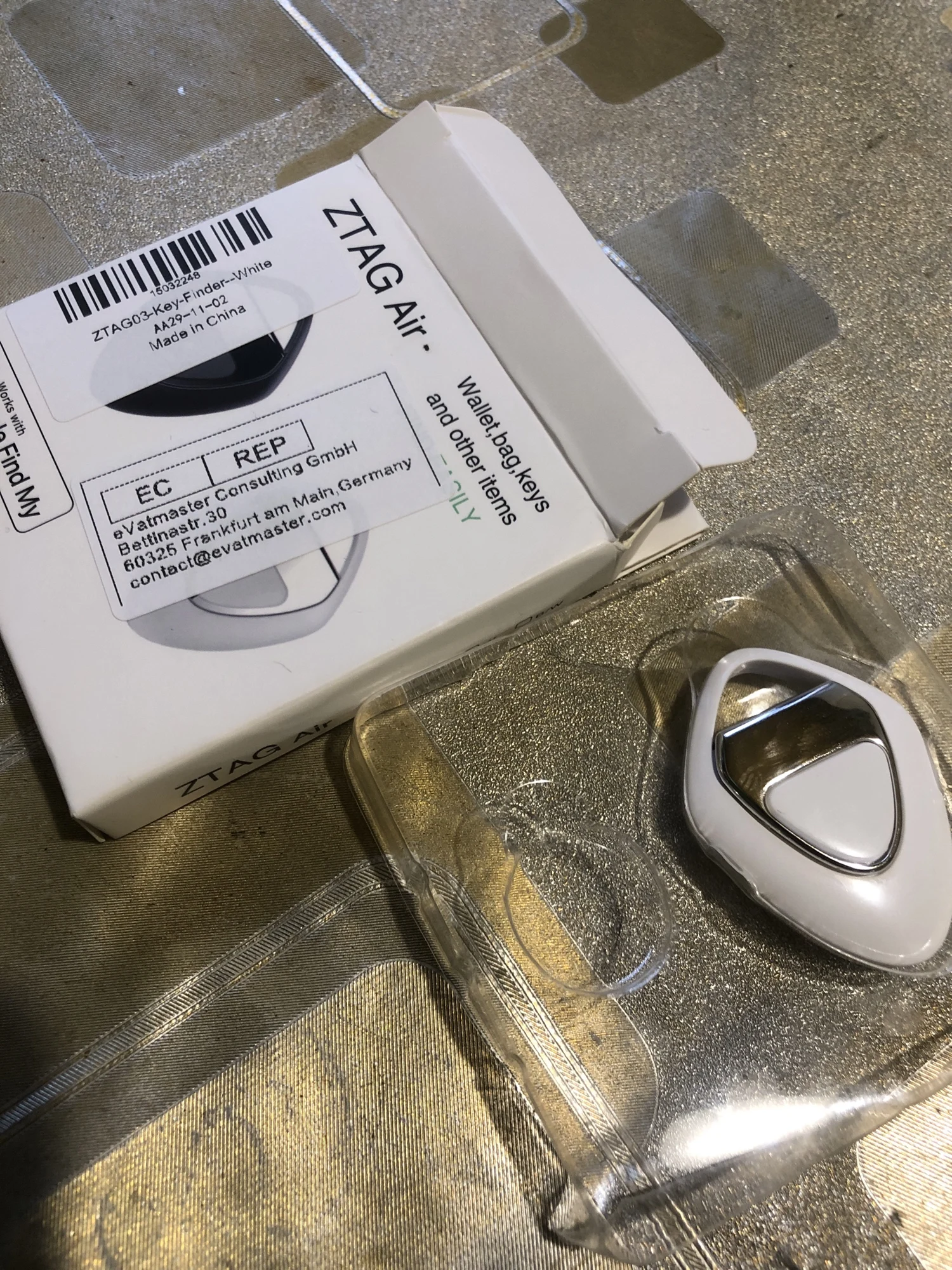 STONEGO Finder Security SmartTrack Link Smart Tag With Apple Find My Key Bluetooth GPS Tracker For Earbud Luggage MFi Finder IOS photo review
