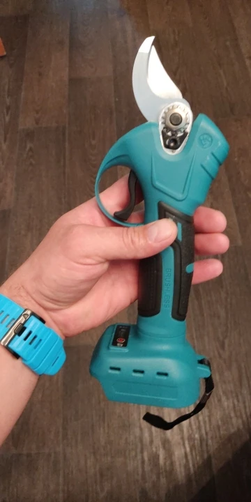 Attachment image review on Androf Brushles