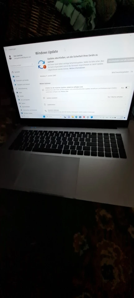 2025 New 18.5" Laptop 16GB RAM 512GB SSD Intel N150 Portable Notebook Lightweight Backlit Keyboard Fingerprint Windows 11 photo review