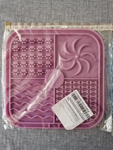 Silicone Dog Lick Mat with Suction Cups – Slow Feeder & Anxiety Relief Pad Square