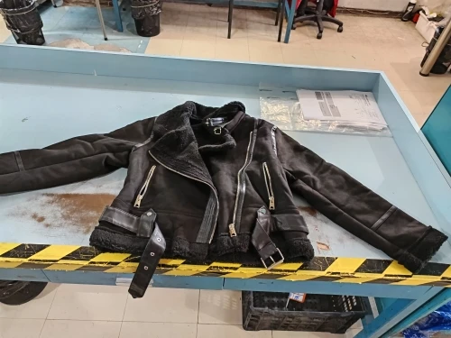 Chic Ailegogo Women's Faux Shearling Motorcycle Jacket photo review