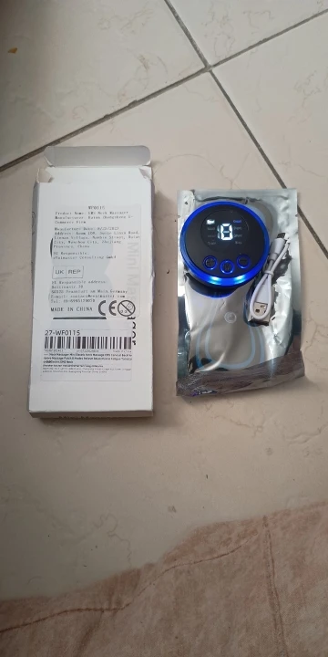 Tragbares EMS Nackenmassagegerät - Muskelstimulator für Nacken- und Rückenschmerzlinderung photo review