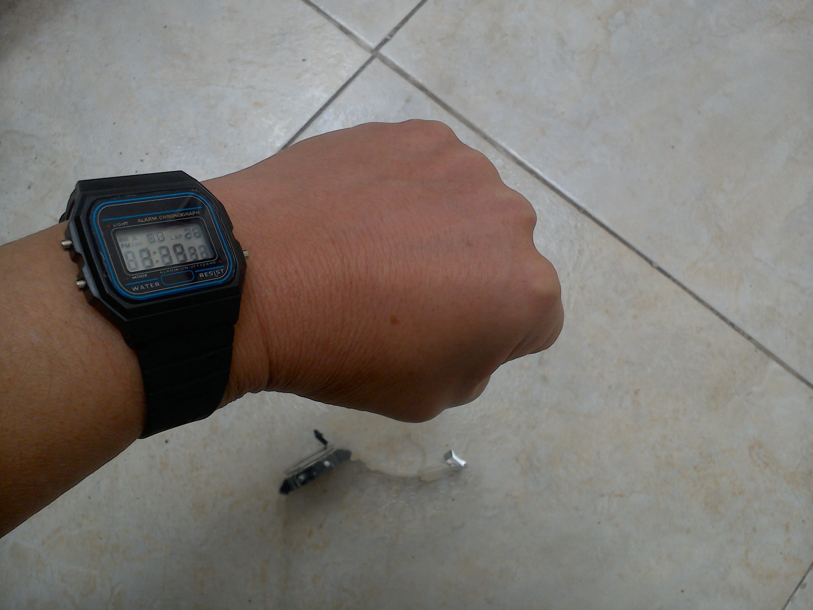 Sport LED Digital Watches for Men Simple Small Square Dial Electronic Watch Silicone Band photo review